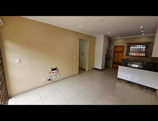 2 BEDROOM PROPERTY TO RENT IN DIE BULT